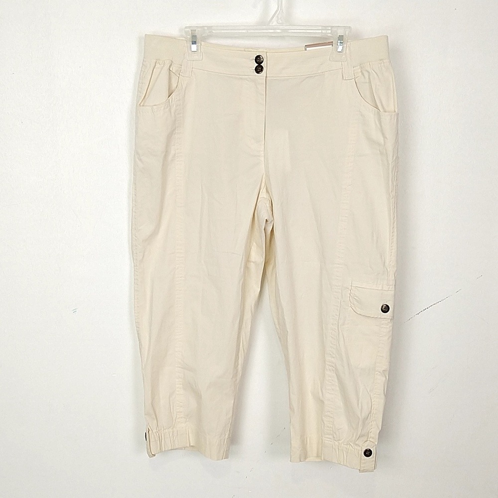 NWT Chico's Ultimate Fit Crop Pants Womens 2 Cream Cargo Stretch Cotton New